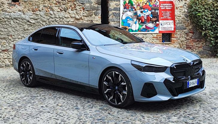 BMW Serie 5 2023: prova su strada, prezzi e versioni della berlina tedesca, ora anche elettrica - Foto 1 di 19