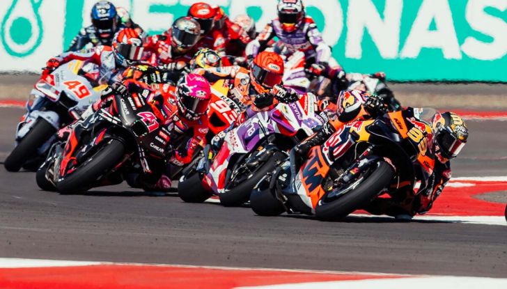 MotoGP 2023, GP Indonesia: Bagnaia batte Vinales, clamorosa caduta di Martin - Foto 7 di 10