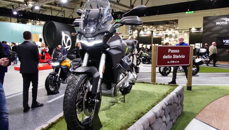 Moto Guzzi Stelvio: le prime immagini ufficiali dell’enduro stradale - Foto 4 di 14