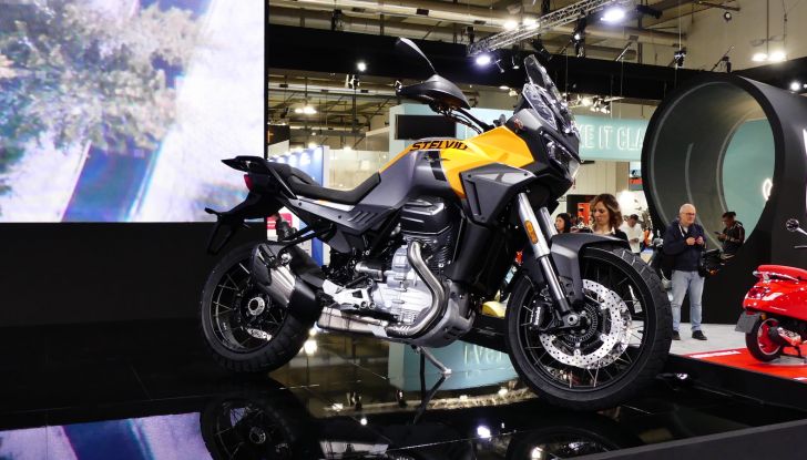 Moto Guzzi Stelvio: le prime immagini ufficiali dell’enduro stradale - Foto 6 di 14