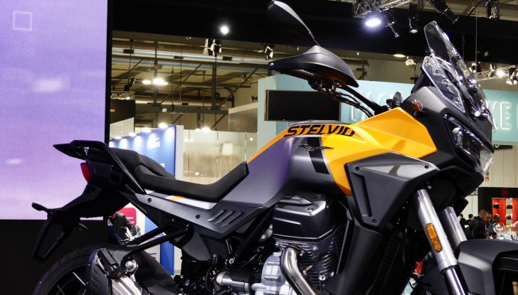 Moto Guzzi Stelvio: le prime immagini ufficiali dell’enduro stradale - Foto 2 di 14