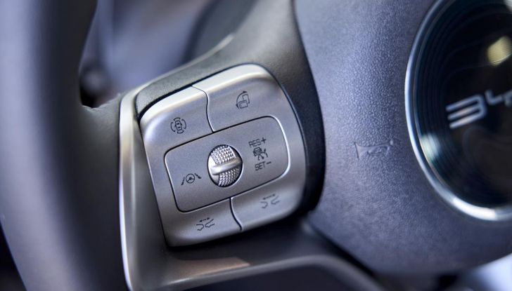 BYD Dolphin: caratteristiche, autonomia, prezzi e prova su strada a Milano - Foto 130 di 136