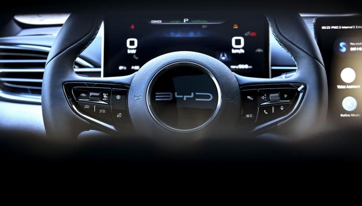 BYD Seal provata su strada a Milano - Foto 20 di 110