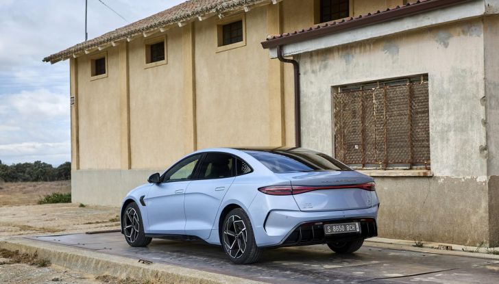 BYD Seal provata su strada a Milano - Foto 93 di 110