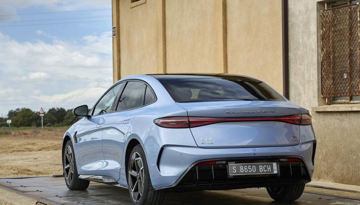 BYD Seal provata su strada a Milano - Foto 94 di 110