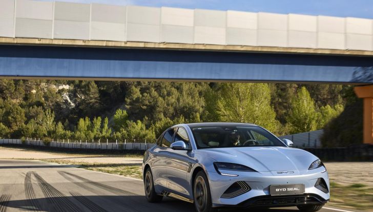 BYD Seal provata su strada a Milano - Foto 66 di 110