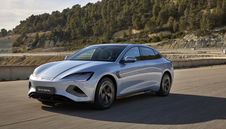 BYD Seal provata su strada a Milano - Foto 52 di 110