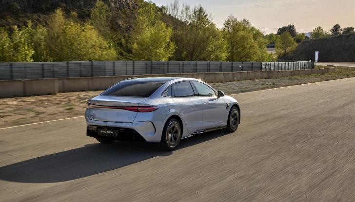 BYD Seal provata su strada a Milano - Foto 73 di 110