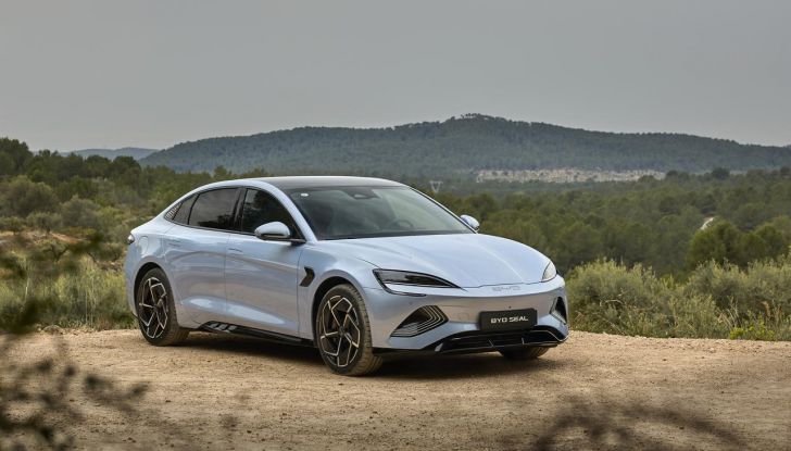 BYD Seal provata su strada a Milano - Foto 42 di 110