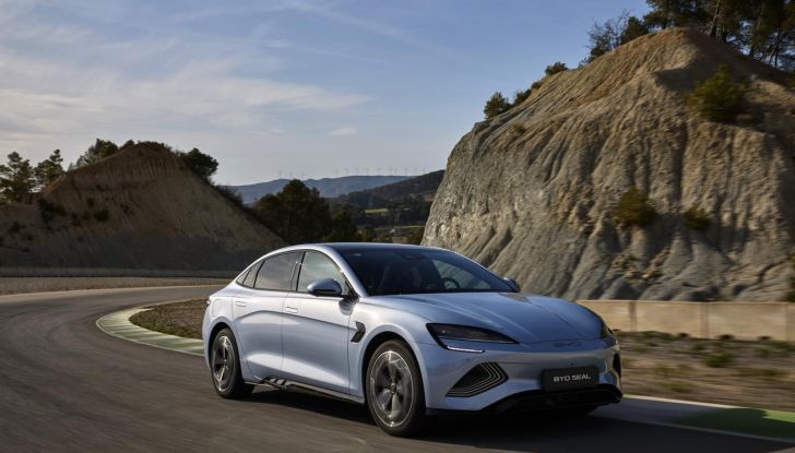 BYD Seal provata su strada a Milano - Foto 55 di 110