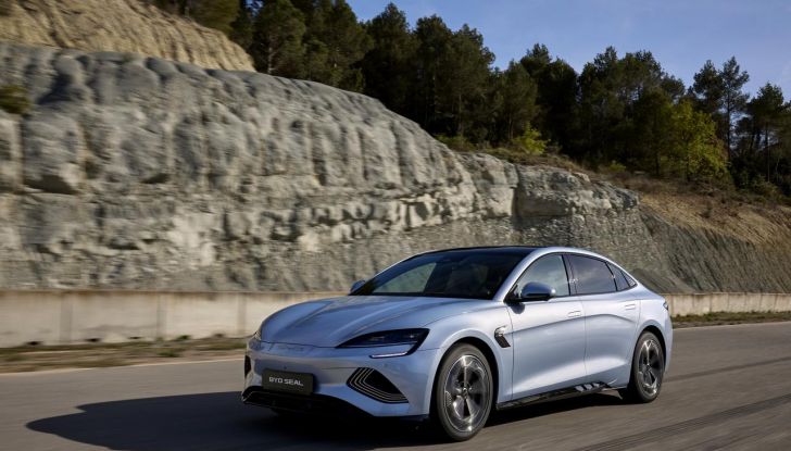 BYD Seal provata su strada a Milano - Foto 56 di 110