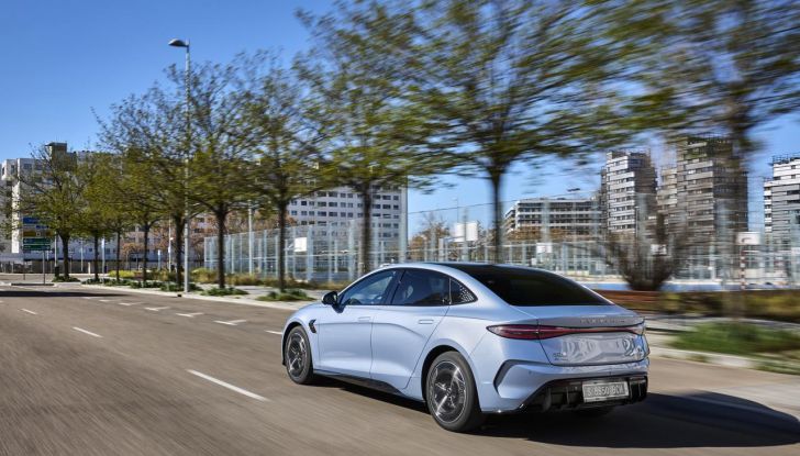 BYD Seal provata su strada a Milano - Foto 3 di 110