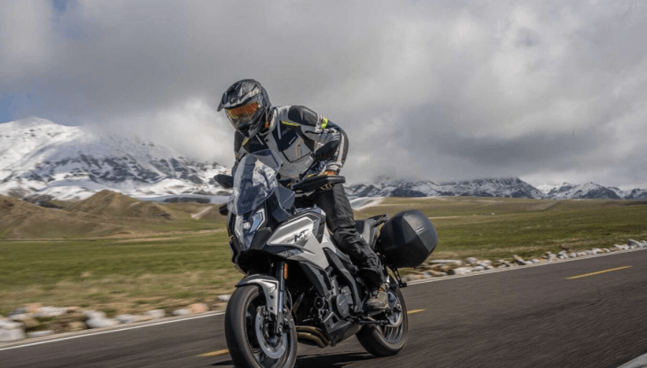 CF Moto 700MT 2024 caratteristiche tecniche e prezzi - Foto 12 di 14