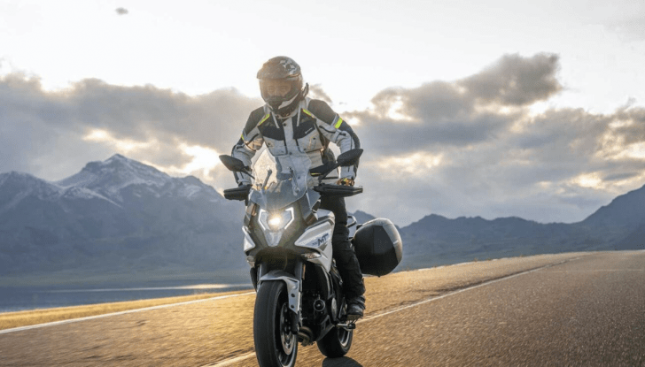 CF Moto 700MT 2024 caratteristiche tecniche e prezzi - Foto 7 di 14