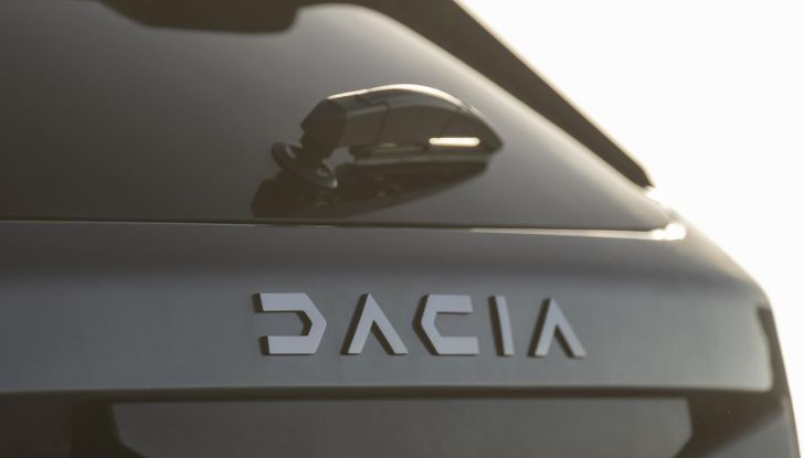 Dacia Duster 2025: un SUV a meno di 20.000 euro e ora con cinque modalità di guida - Foto 71 di 135