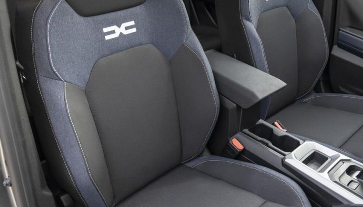 Dacia Duster 2025: un SUV a meno di 20.000 euro e ora con cinque modalità di guida - Foto 106 di 135