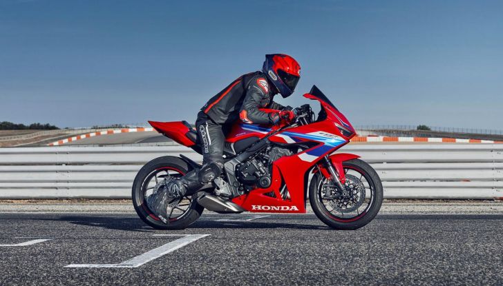 Honda: tre nuove 400 quattro cilindri in arrivo nel 2025? - Foto 35 di 118