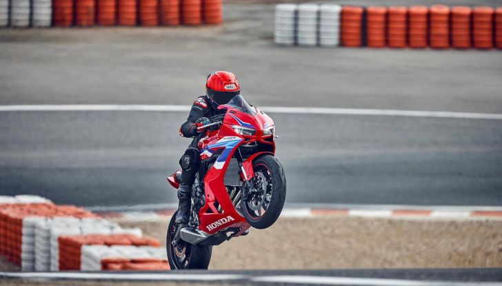 Honda: tre nuove 400 quattro cilindri in arrivo nel 2025? - Foto 37 di 118