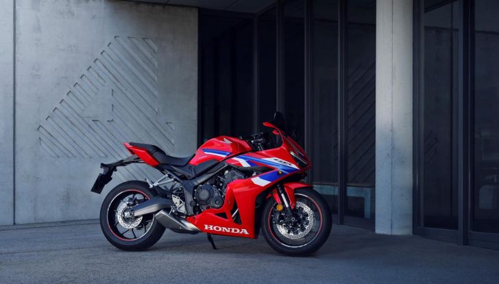 Honda: tre nuove 400 quattro cilindri in arrivo nel 2025? - Foto 117 di 118