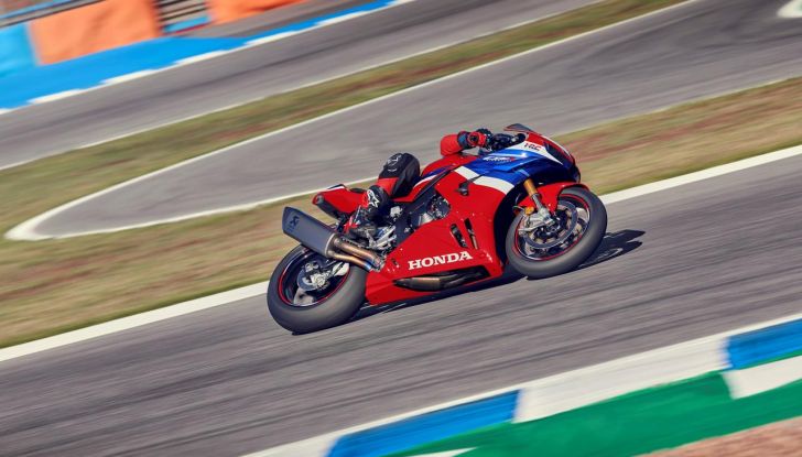 Honda: tre nuove 400 quattro cilindri in arrivo nel 2025? - Foto 80 di 118