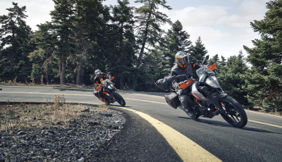 KTM 390 Adventure MY 2024: nuove colorazioni e prezzi di listino