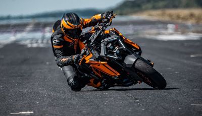 Ktm 1390 Super Duke R e R Evo: hypernaked ai massimi livelli