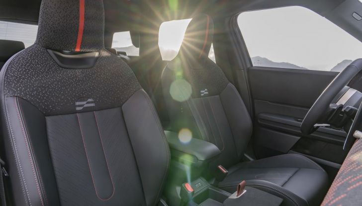 Mini John Cooper Works Countryman 2024: prestazioni al top nel segmento dei crossover - Foto 85 di 99