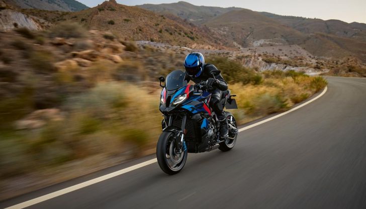 Nuova BMW M 1000 XR: caratteristiche, design e motore della nuova sportiva tedesca - Foto 55 di 70