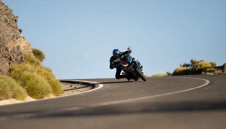 Nuova BMW M 1000 XR: caratteristiche, design e motore della nuova sportiva tedesca - Foto 56 di 70
