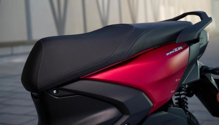 Yamaha RayZR: caratteristiche e colorazioni del nuovo scooter per la città - Foto 11 di 23