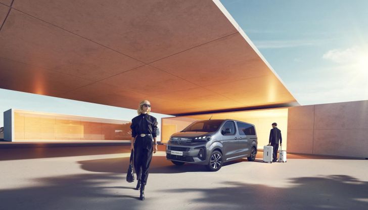 Peugeot E-Traveller 2024: caratteristiche, design e autonomia del nuovo EV - Foto 12 di 19