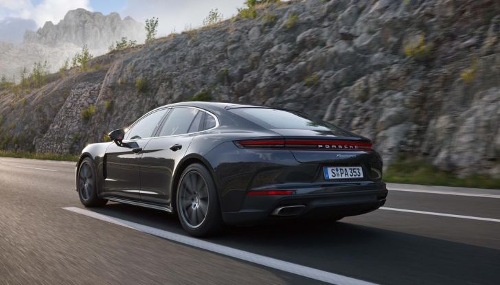 Porsche Panamera 2024: caratteristiche, design, interni, motori e prezzi - Foto 13 di 59