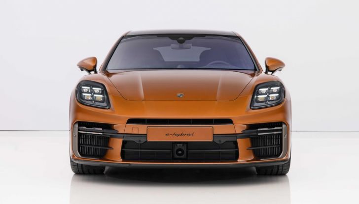 Porsche Panamera 2024: caratteristiche, design, interni, motori e prezzi - Foto 49 di 59