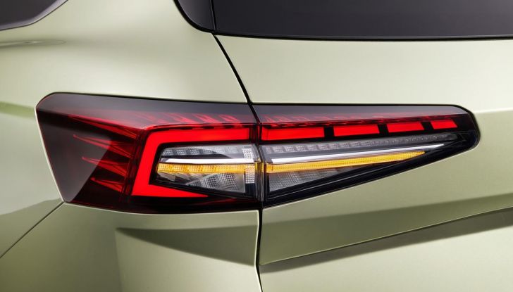 Skoda Superb 2024: caratteristiche, design, abitacolo e motori della nuova generazione - Foto 23 di 99