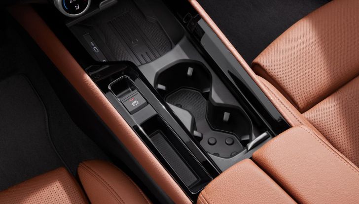 Skoda Superb 2024: caratteristiche, design, abitacolo e motori della nuova generazione - Foto 74 di 99