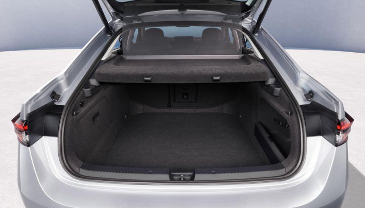 Skoda Superb 2024: caratteristiche, design, abitacolo e motori della nuova generazione - Foto 90 di 99