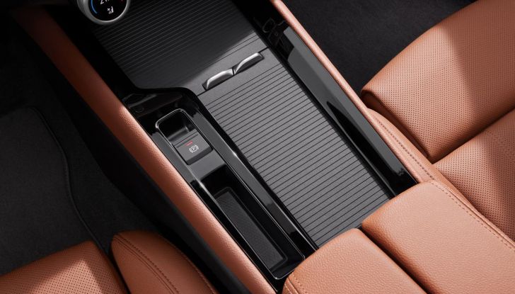 Skoda Superb 2024: caratteristiche, design, abitacolo e motori della nuova generazione - Foto 76 di 99