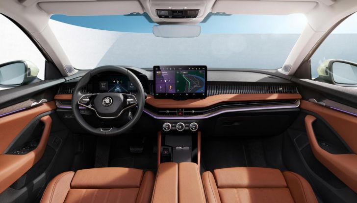 Skoda Superb 2024: caratteristiche, design, abitacolo e motori della nuova generazione - Foto 96 di 99