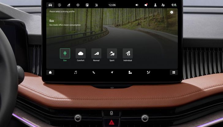 Skoda Superb 2024: caratteristiche, design, abitacolo e motori della nuova generazione - Foto 84 di 99