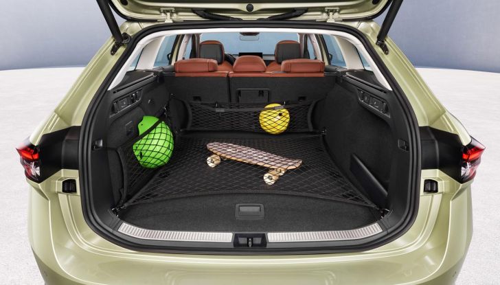 Skoda Superb 2024: caratteristiche, design, abitacolo e motori della nuova generazione - Foto 34 di 99