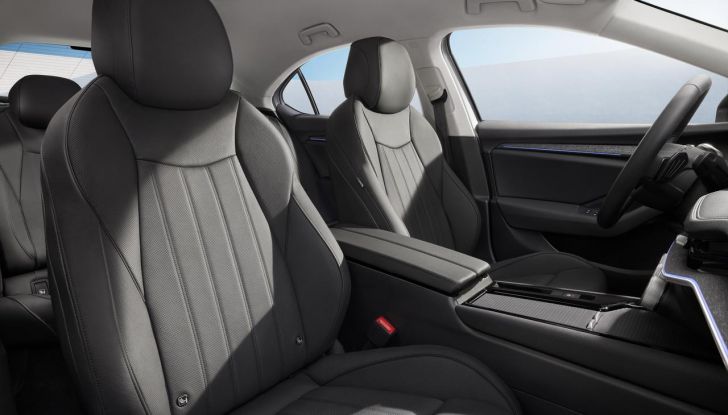 Skoda Superb 2024: caratteristiche, design, abitacolo e motori della nuova generazione - Foto 64 di 99
