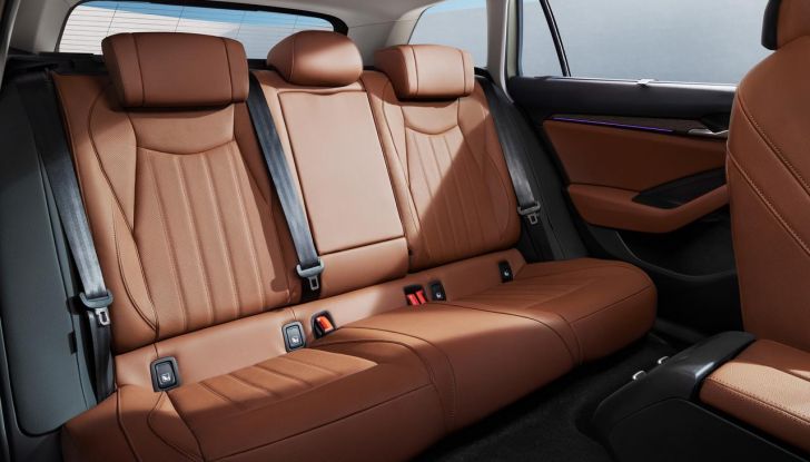 Skoda Superb 2024: caratteristiche, design, abitacolo e motori della nuova generazione - Foto 75 di 99