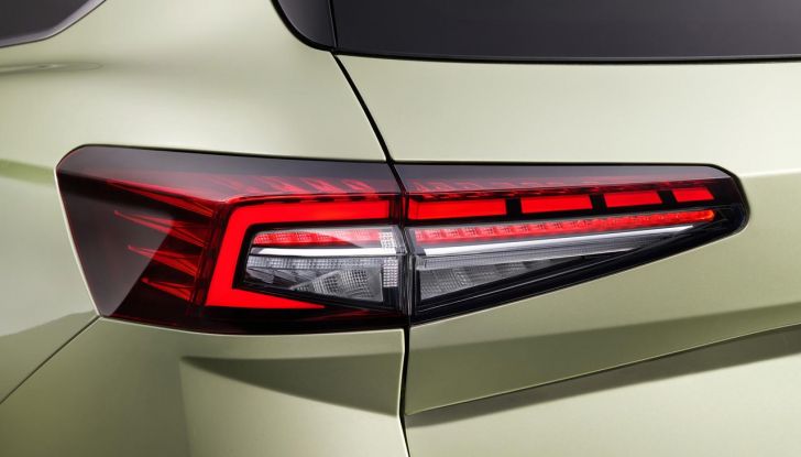 Skoda Superb 2024: caratteristiche, design, abitacolo e motori della nuova generazione - Foto 24 di 99