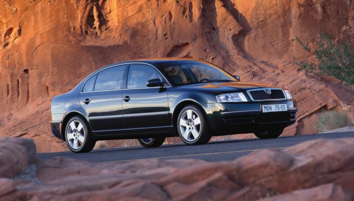 Skoda Superb 2024: caratteristiche, design, abitacolo e motori della nuova generazione - Foto 97 di 99