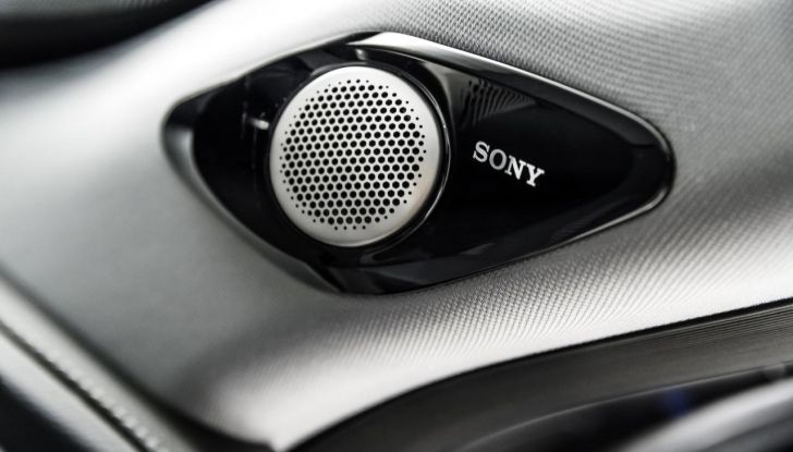 Sportequipe 8 Hybrid Plug-In: debutta il nuovo SUV top di gamma del brand italiano - Foto 11 di 51