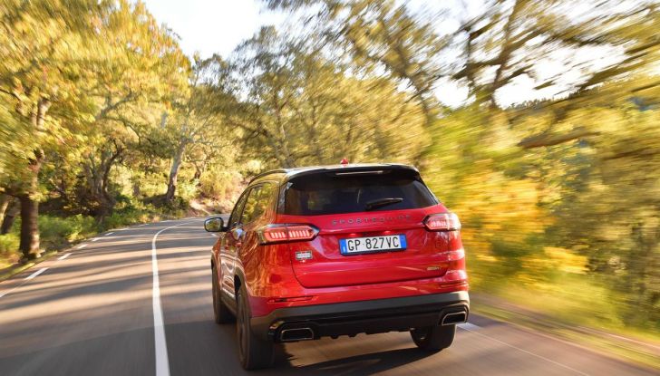 Sportequipe 8 Hybrid Plug-In: debutta il nuovo SUV top di gamma del brand italiano - Foto 35 di 51