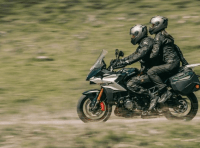 Guidare in due sulla moto: tutte le regole per viaggiare in sicurezza