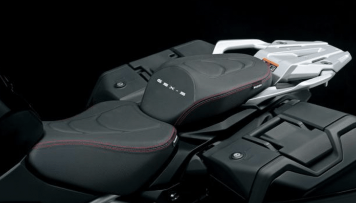 Suzuki GSX-S1000GX 2024 caratteristiche e prezzo - Foto 12 di 16