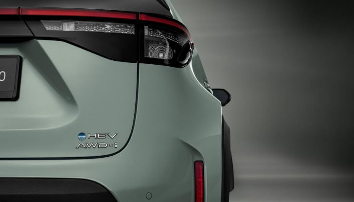 Toyota Yaris Cross 2024: caratteristiche, design e versioni del nuovo modello - Foto 2 di 23