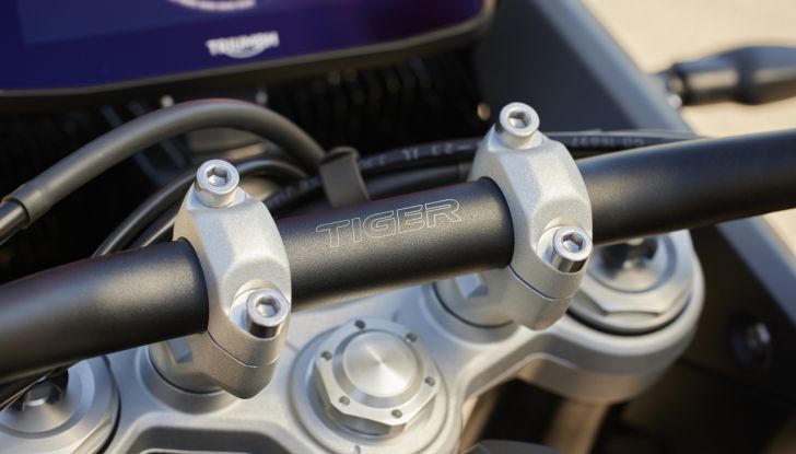 Triumph Tiger 900 2024: novità, design e caratteristiche tecniche - Foto 30 di 123